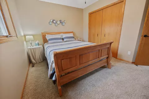 Bedroom - 1909 Prairie Hill Rd, Saint Cloud, MN 56301 photo 4 of 9