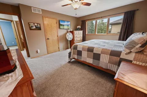 Bedroom - 1909 Prairie Hill Rd, Saint Cloud, MN 56301 photo 3 of 9