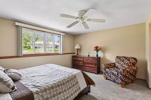 Bedroom - 8317 Beard Rd, Bloomington, MN 55431 photo 3 of 5