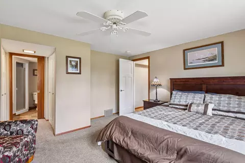 Bedroom - 8317 Beard Rd, Bloomington, MN 55431 photo 5 of 5