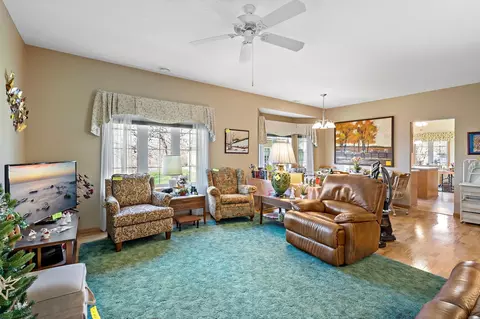 Living - 2325 Gresham Ave N, Oakdale, MN 55128 photo 4 of 4