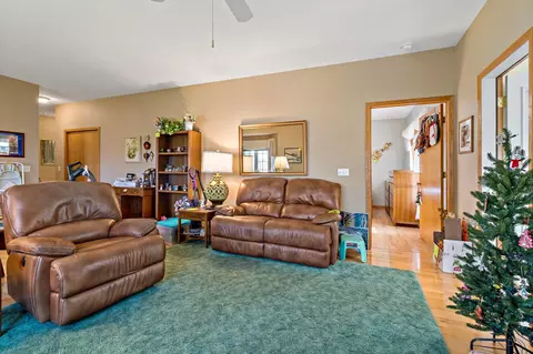 Living - 2325 Gresham Ave N, Oakdale, MN 55128 photo 2 of 4