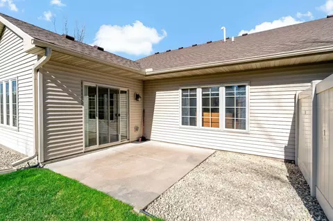 Exterior - 2325 Gresham Ave N, Oakdale, MN 55128 photo 5 of 10