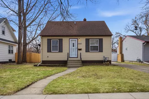 1522 10th Ave S, Fargo, ND 58103