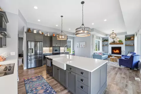 5737 Raven Point Rd, Prior Lake, MN 55372