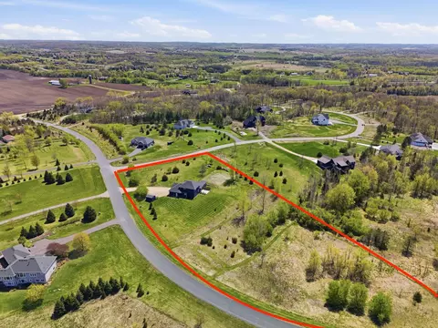 5737 Raven Point Rd, Prior Lake, MN 55372
