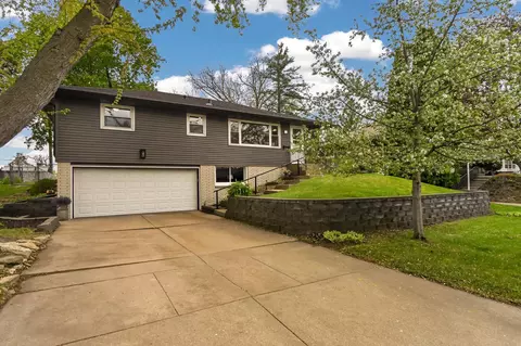 2210 23rd St NW, Rochester, MN 55901