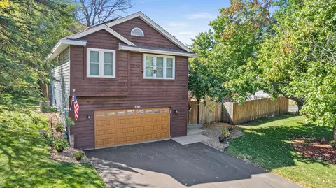 841 Sudberry Ln, Eagan, MN 55123