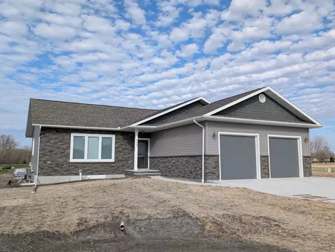 504 Darlene Dr, Marshall, MN 56258