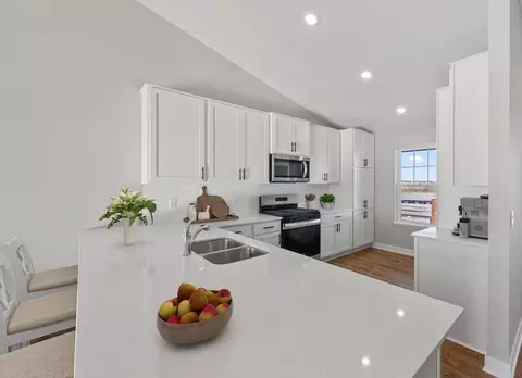 2278 Latour Dr, Shakopee, MN 55379