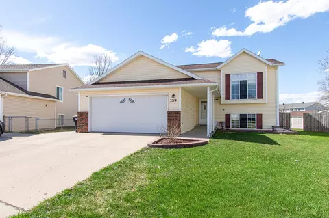 3519 30th St S, Fargo, ND 58104