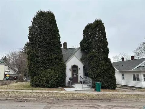 21 4th St, Cloquet, MN 55720