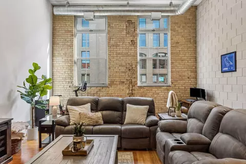 801 Washington Ave N #220, Minneapolis, MN 55401