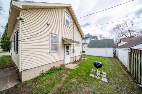 Exterior - 213 7th St NW, Faribault, MN 55021 photo 2 of 2