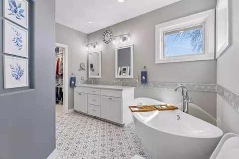 Bath - 7260 Jubert Ln, Corcoran, MN 55340 photo 1 of 6