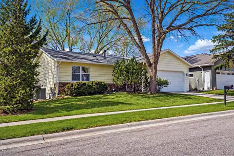 422 Chalet Dr NW, Rochester, MN 55901