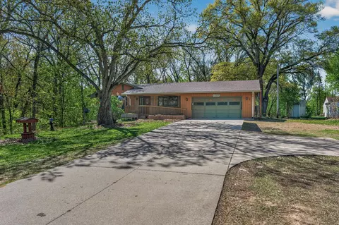 1220 81st St W, Forest Lake, MN 55025