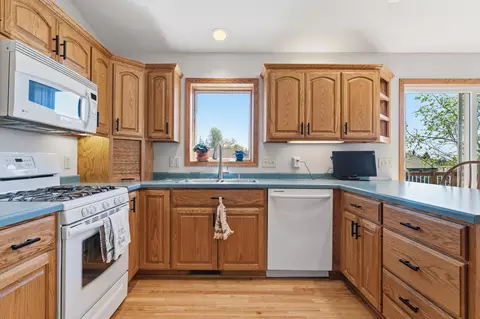 Kitchen - 465 8th St SW, Plainview, MN 55964 photo 4 of 5