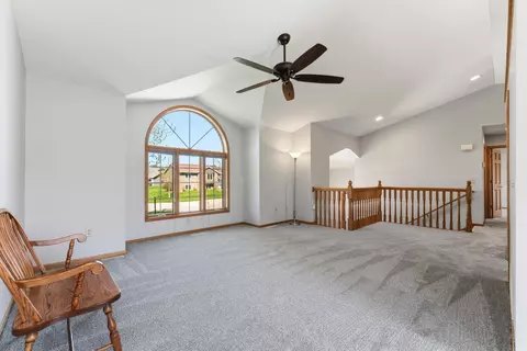 Living - 465 8th St SW, Plainview, MN 55964 photo 1 of 6