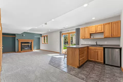 Living - 465 8th St SW, Plainview, MN 55964 photo 4 of 6