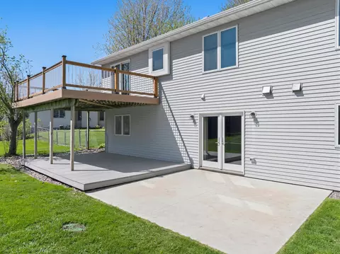 Exterior - 465 8th St SW, Plainview, MN 55964 photo 4 of 10