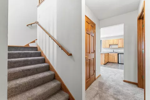 Entry Way - 465 8th St SW, Plainview, MN 55964 photo 4 of 4