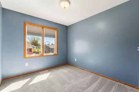 Bedroom - 465 8th St SW, Plainview, MN 55964 photo 6 of 7