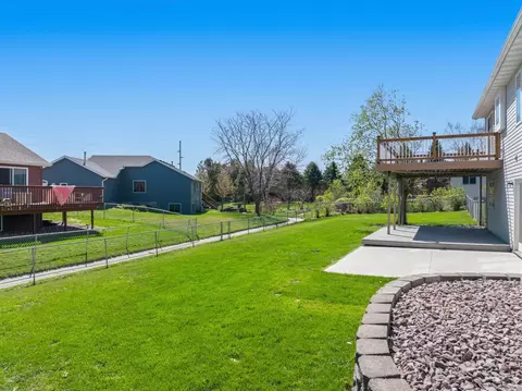 Exterior - 465 8th St SW, Plainview, MN 55964 photo 7 of 10
