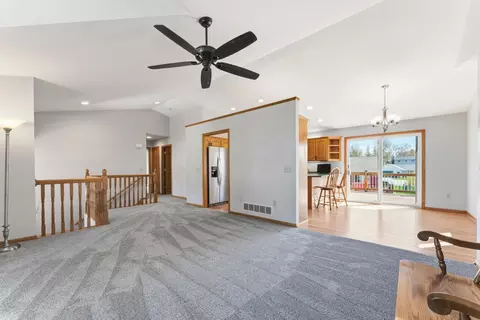 Living - 465 8th St SW, Plainview, MN 55964 photo 2 of 6