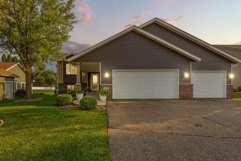 2505 30th St NW, Faribault, MN 55021