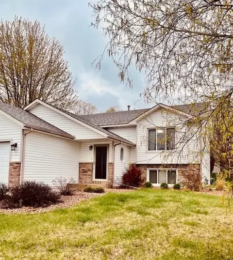 4433 57th St NW, Rochester, MN 55901