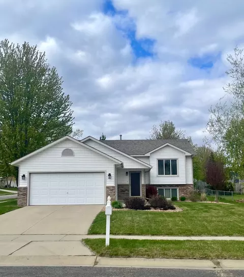 4433 57th St NW, Rochester, MN 55901