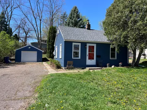 1309 Hillsboro Ave N, Golden Valley, MN 55427