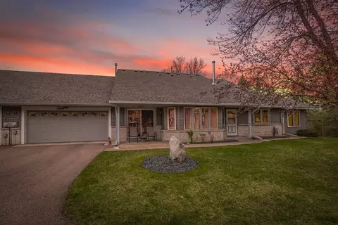 2569 Sumac Cir, White Bear Lake, MN 55110