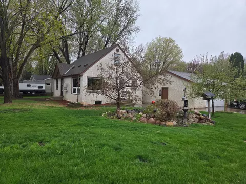 107 5th St S, Delano, MN 55328