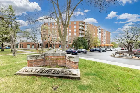 1425 W 28th St W #218, Minneapolis, MN 55408