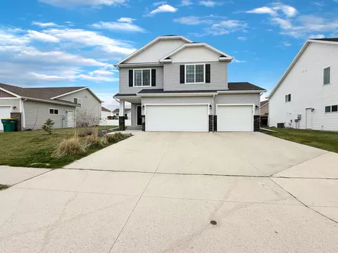 1116 31st Ave W, West Fargo, ND 58078