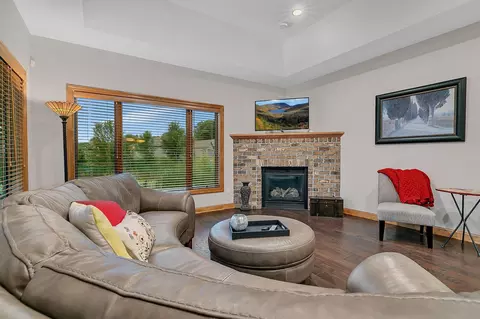 Living - 2122 37th St S, Saint Cloud, MN 56301 photo 2 of 4