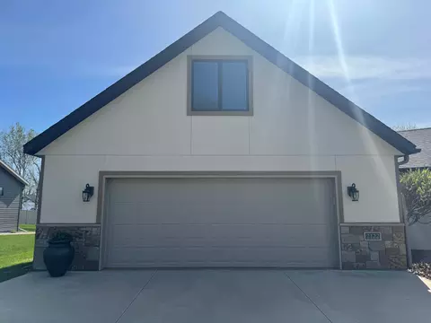 Exterior - 2122 37th St S, Saint Cloud, MN 56301 photo 6 of 14