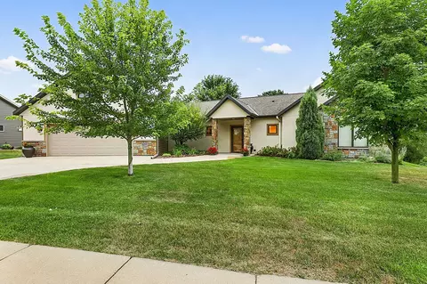 Exterior - 2122 37th St S, Saint Cloud, MN 56301 photo 3 of 9