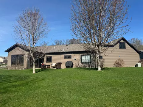 Exterior - 2122 37th St S, Saint Cloud, MN 56301 photo 11 of 14