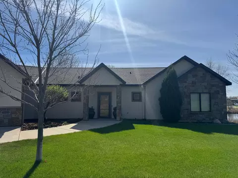 Exterior - 2122 37th St S, Saint Cloud, MN 56301 photo 9 of 14