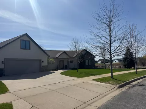 Exterior - 2122 37th St S, Saint Cloud, MN 56301 photo 5 of 14