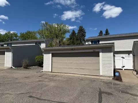 7616 Hampshire Ave N, Brooklyn Park, MN 55428