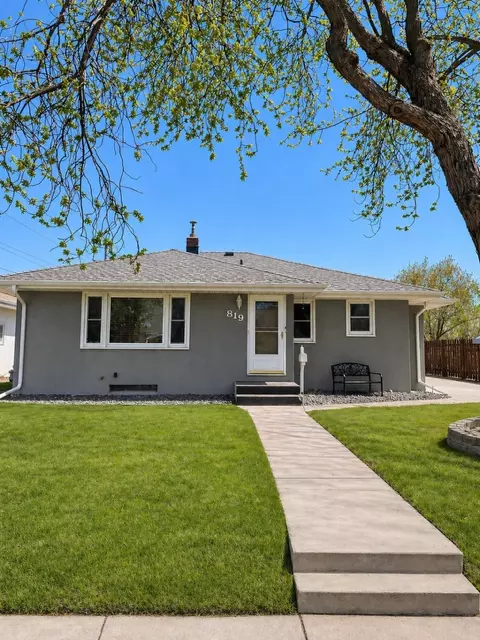 819 2nd Ave S, South Saint Paul, MN 55075