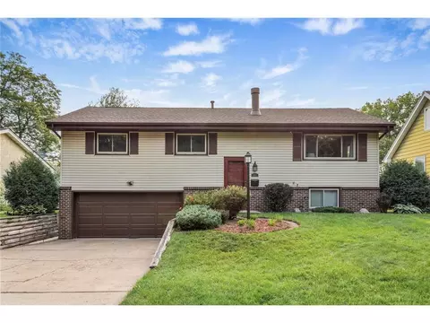 4520 Perry Ave N, Robbinsdale, MN 55422