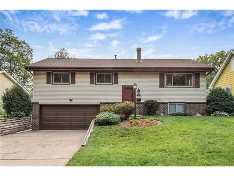 4520 Perry Ave N, Robbinsdale, MN 55422