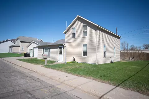 402 2nd St S, Sauk Centre, MN 56378