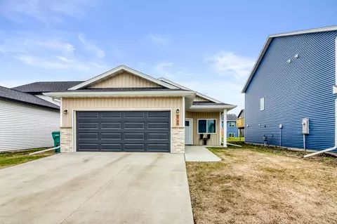 6745 67th Ave S, Horace, ND 58047