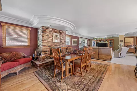 Dining - 16460 38th St SE, Mapleton, ND 58059 photo 2 of 3